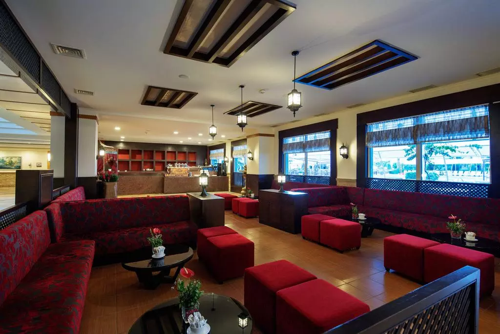 Crystal Admiral Resort Suites & SPA